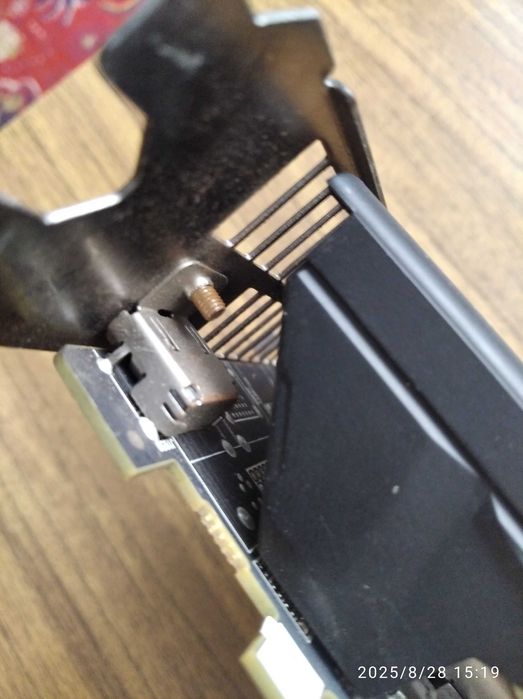 Radeon RX 470 sapphire nitro 4GB 256 bit Игровая и майнинговая