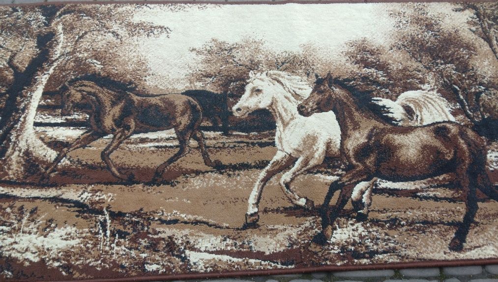 Dywanik , kilim Konie ,Galop