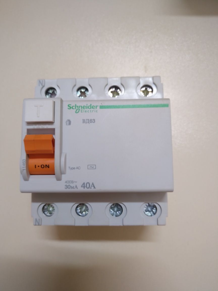 УЗО 3ф 40А Schneider electric