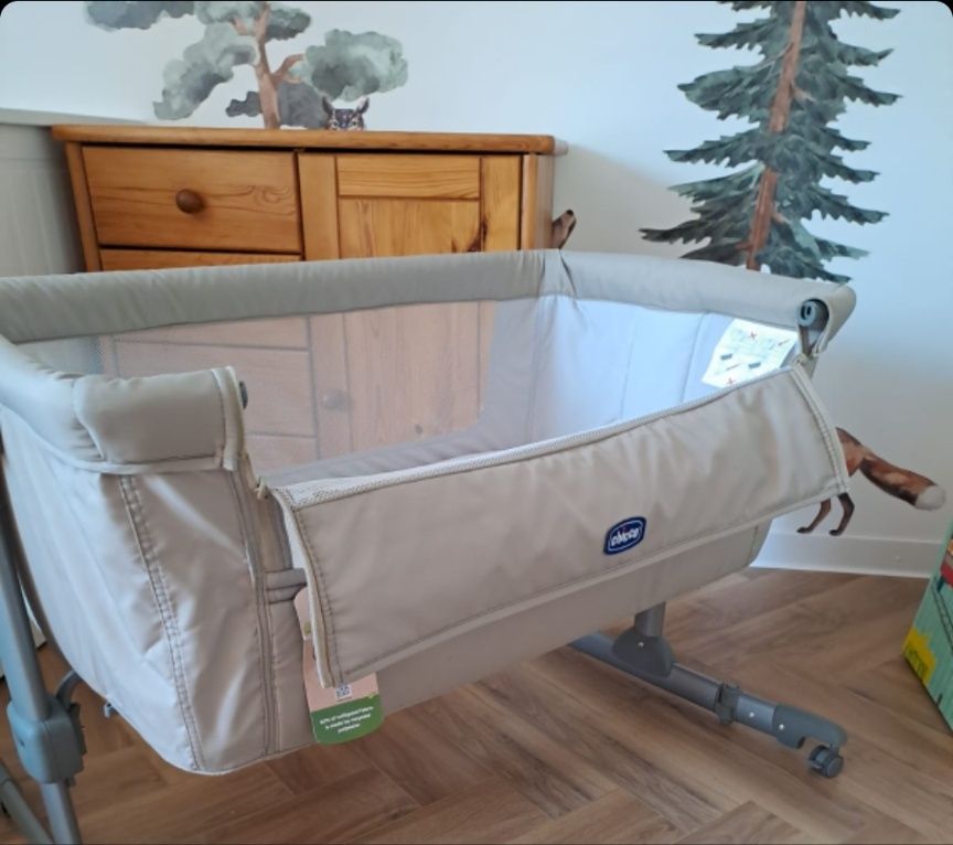 Chicco Next2Me Essential Dune łóżeczko dostawne moskitiera