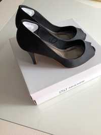 Sapatos pretos de salto (novos) - tamanho 36