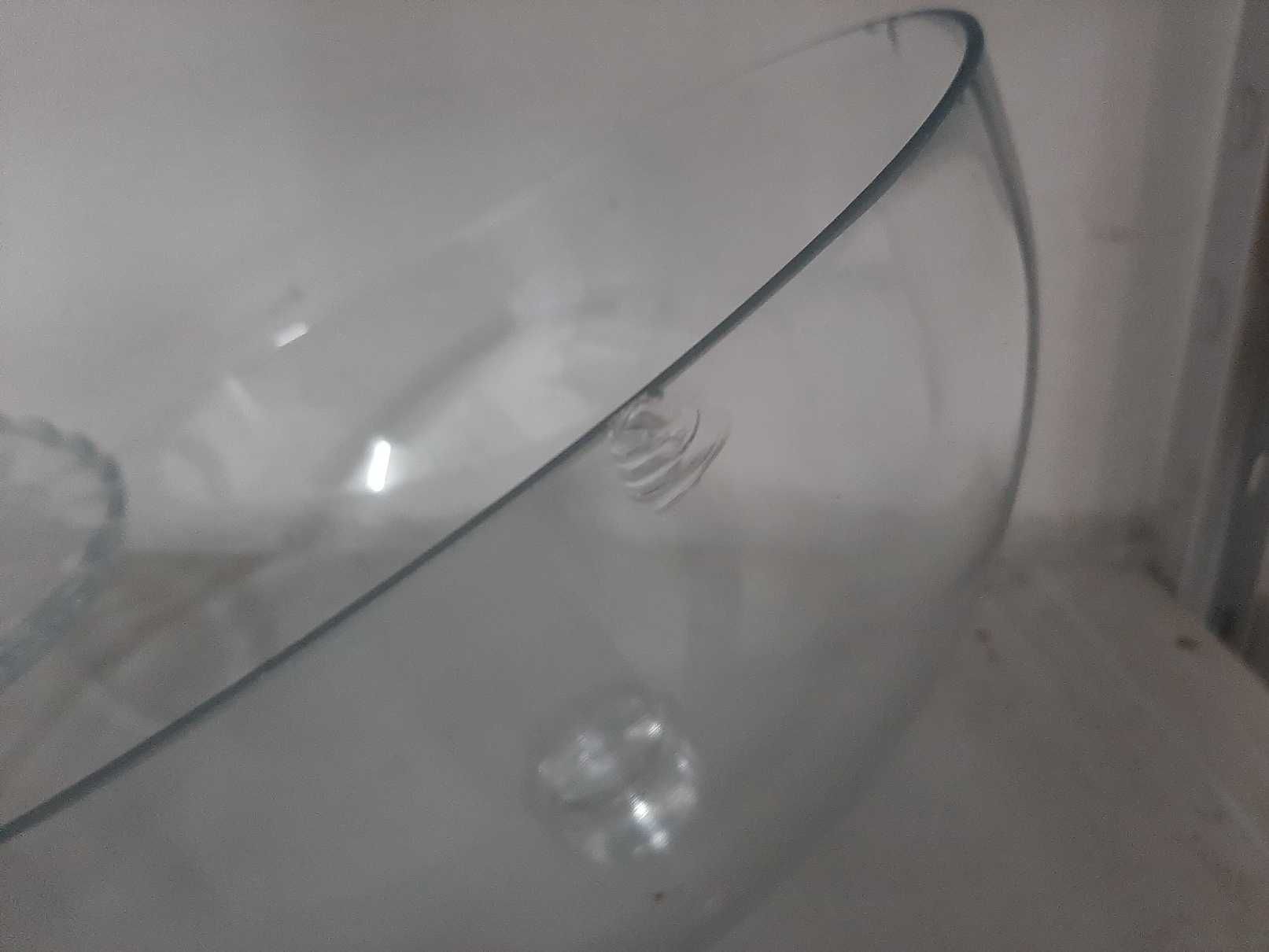 Taça para bolos em vidro com cobertura