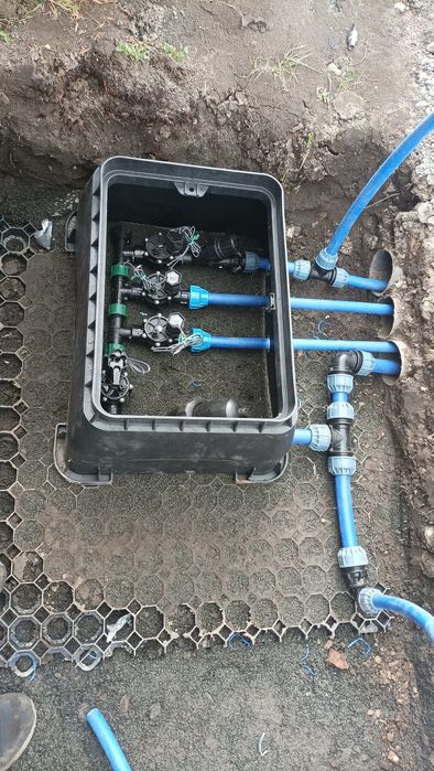 Nawadnianie ogrodów i boisk piłkarskich, serwis zimowy, odpowietrzanie