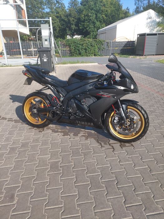 Yamaha R1 zamiana