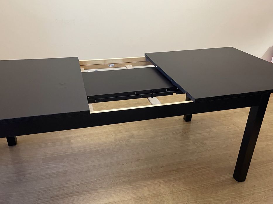 Mesa ikea 95x175 extensivel até 2,60 preta + 6 cadeiras