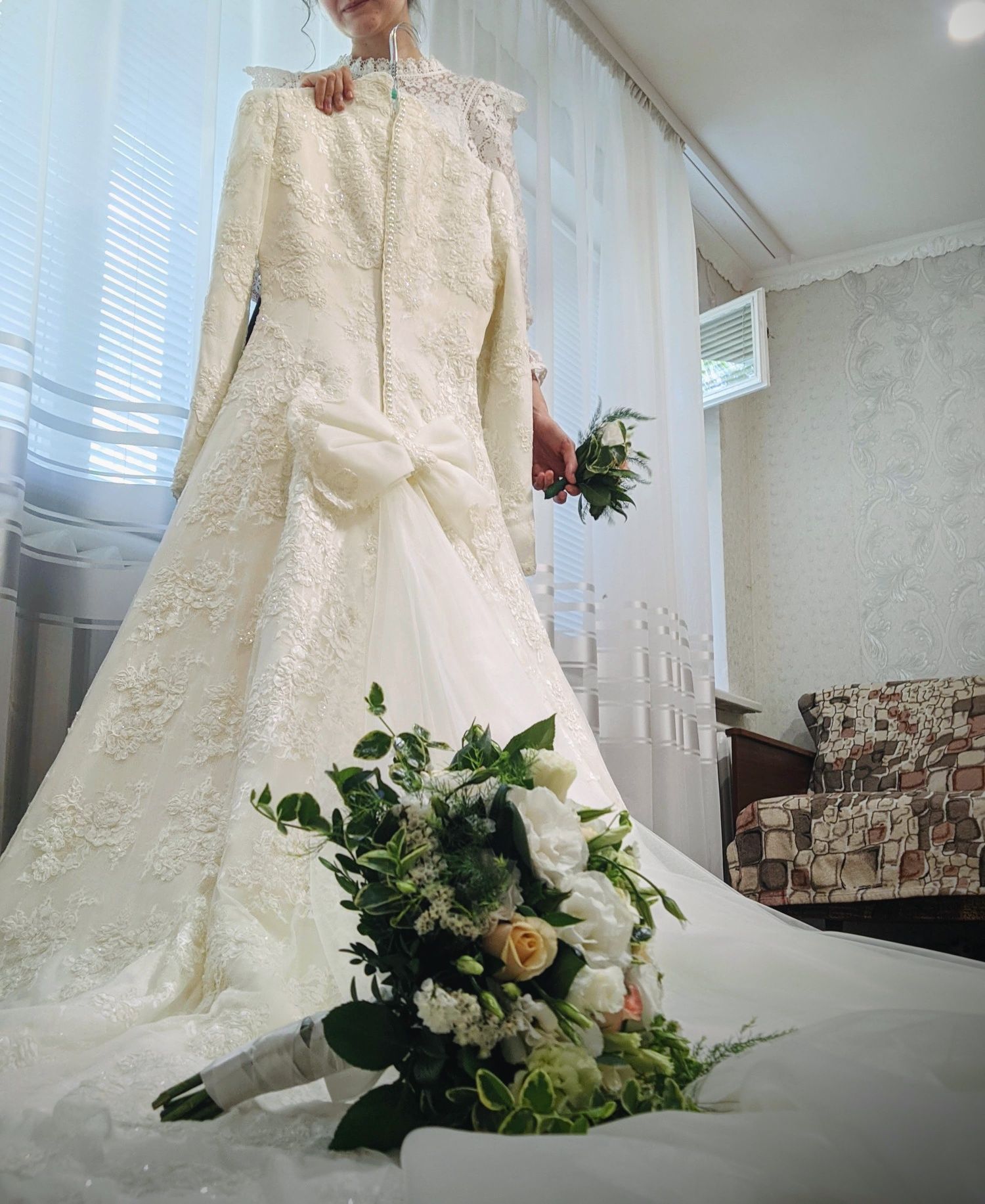 Французька весільна сукня з Парижа, пошита на замовлення дизайнером