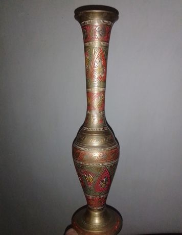 Продам индийскую латунную вазу, ручная работа 1970 г. Высота 30 см.