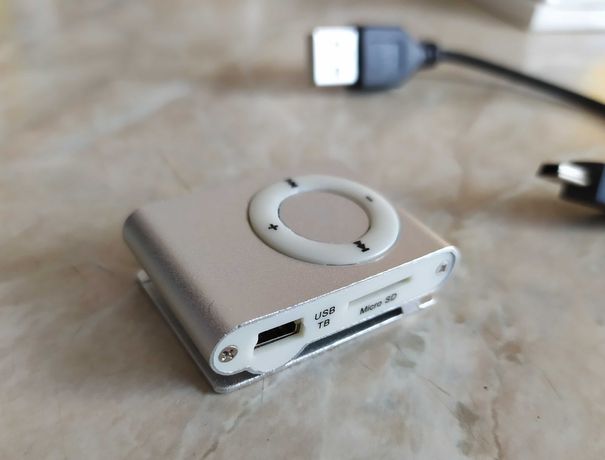 MP3 компактный мп3 плеєр под флешку micro SD