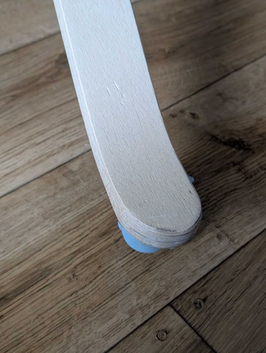 Drewniane łóżeczko na kółkach, dostawka dla niemowląt