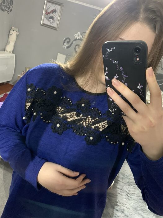 Нова жіноча кофта з мереживом