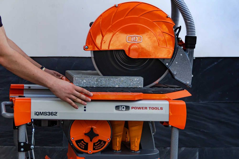 Stolikowa przecinarka bezpyłowa iQ Power Tools iQMS362 (420 mm)