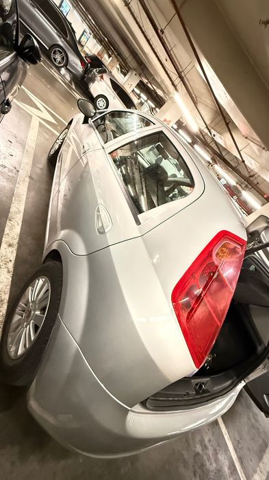 Fiat Punto bem conservado