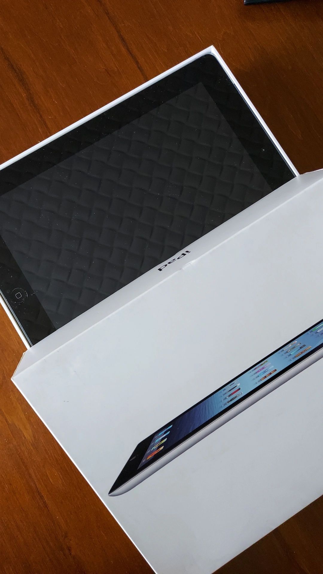 Tablet Apple iPad 3 generacji 64GB, Wifi + 4G
