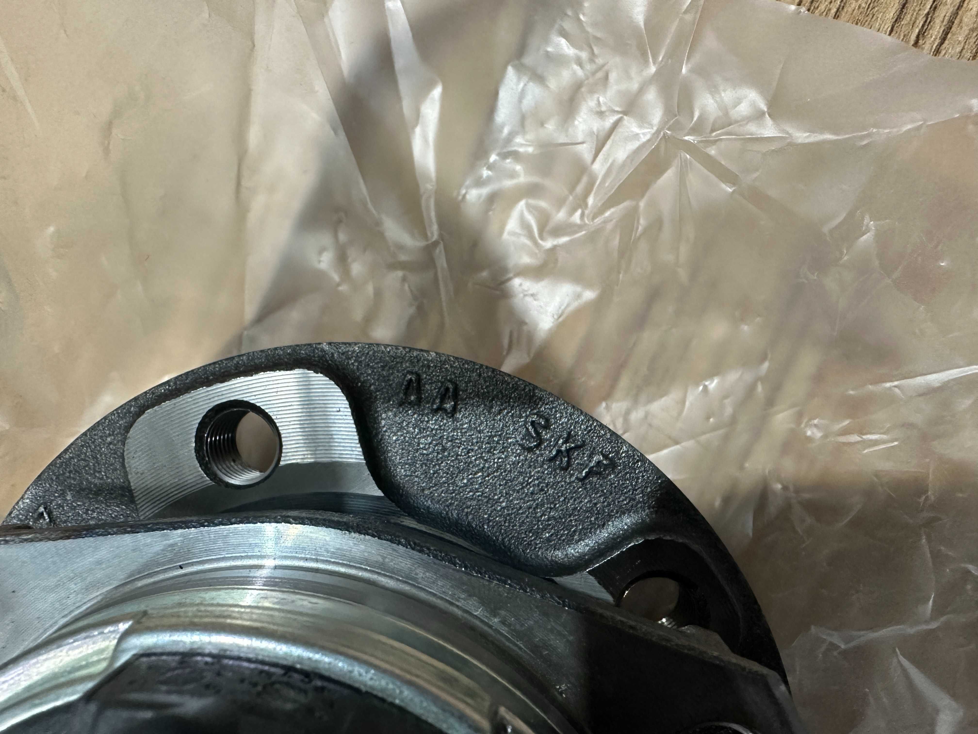 Ступица передняя маточина 5отв з датчиком abs Opel astra h