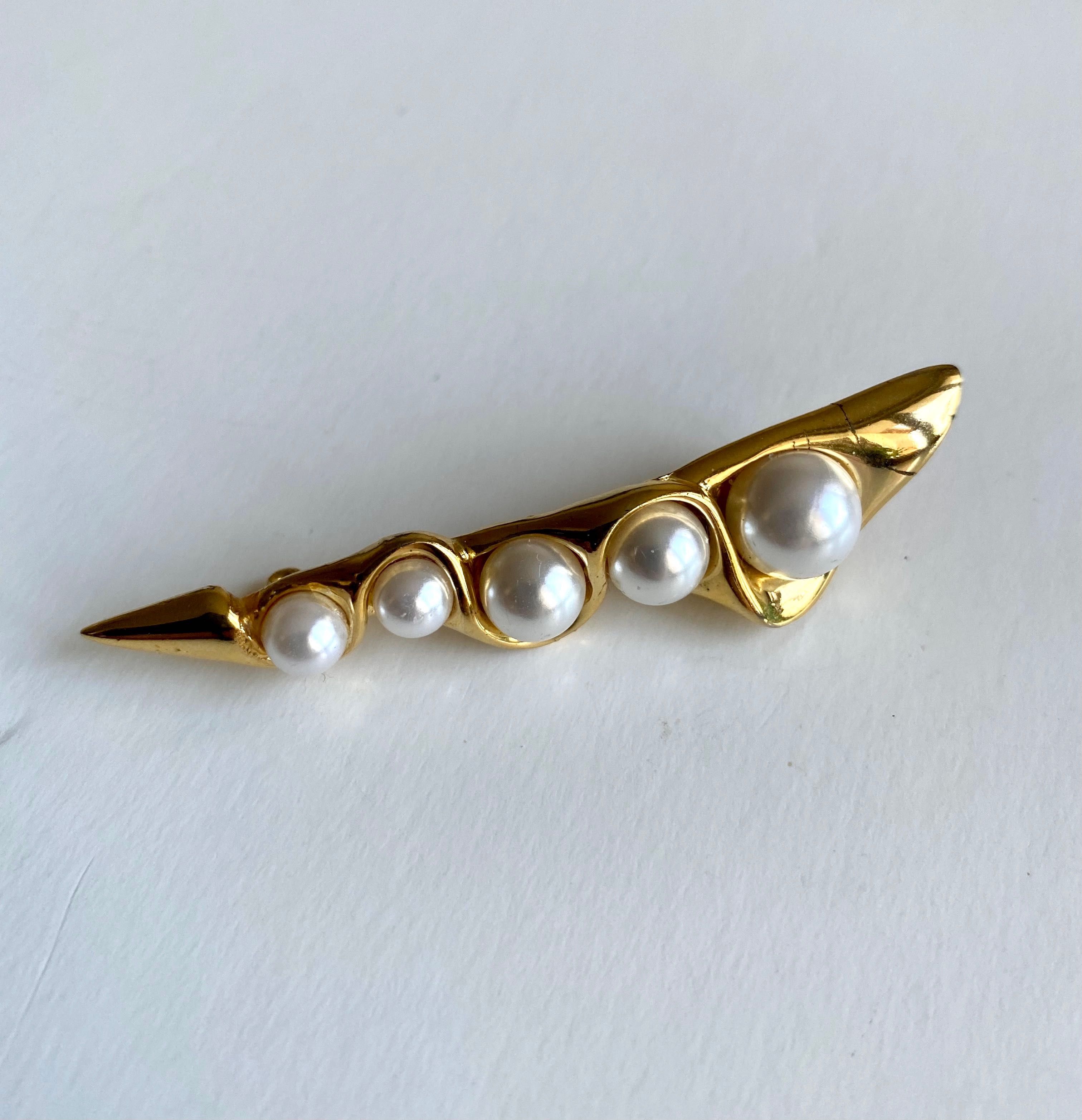 Duża broszka metalowa vintage złoto perły 80s