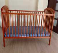 Łóżeczko dzieciece drewniane z materacm 120x60