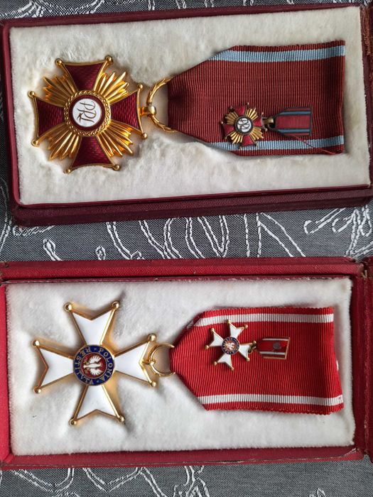 prl medale krzyże w etui+ miniaturki oryginały, medale i wpinki z leg