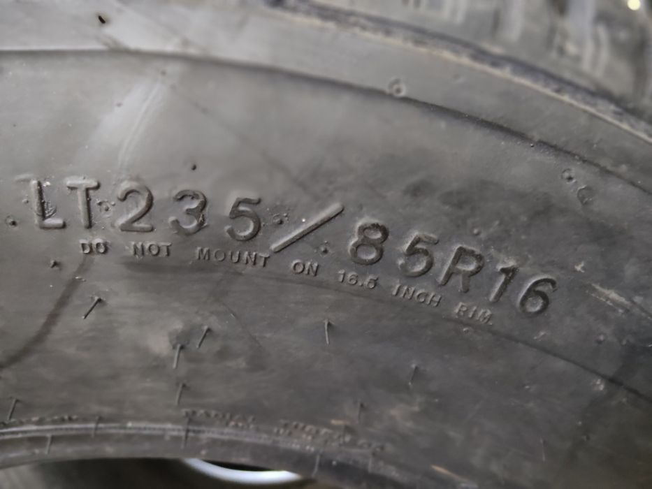 Pneus 235/85/16 Goodyear Wrangler H/T