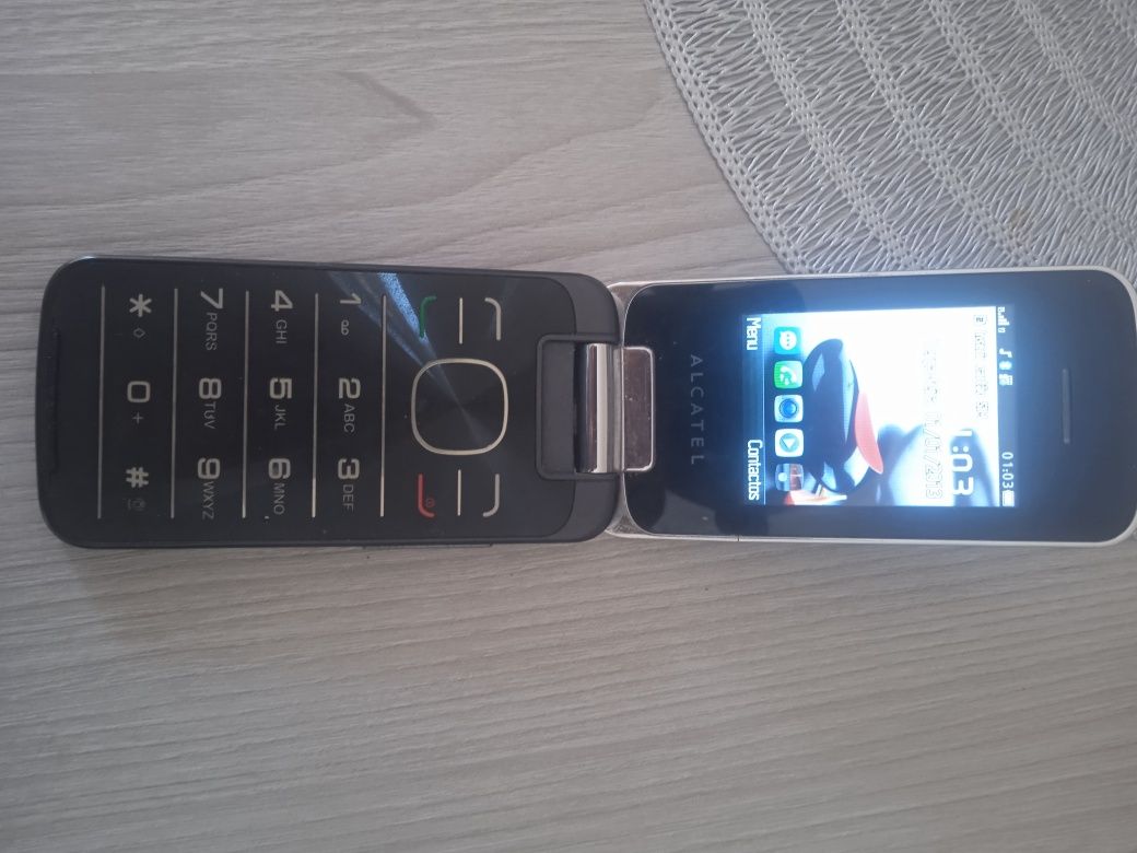 Telemóvel "Alcatel" de 2 cartões
