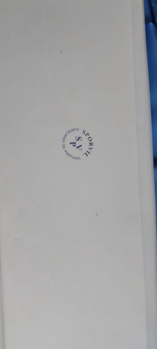 Vendo serviço de talheres e travessa com acessórios