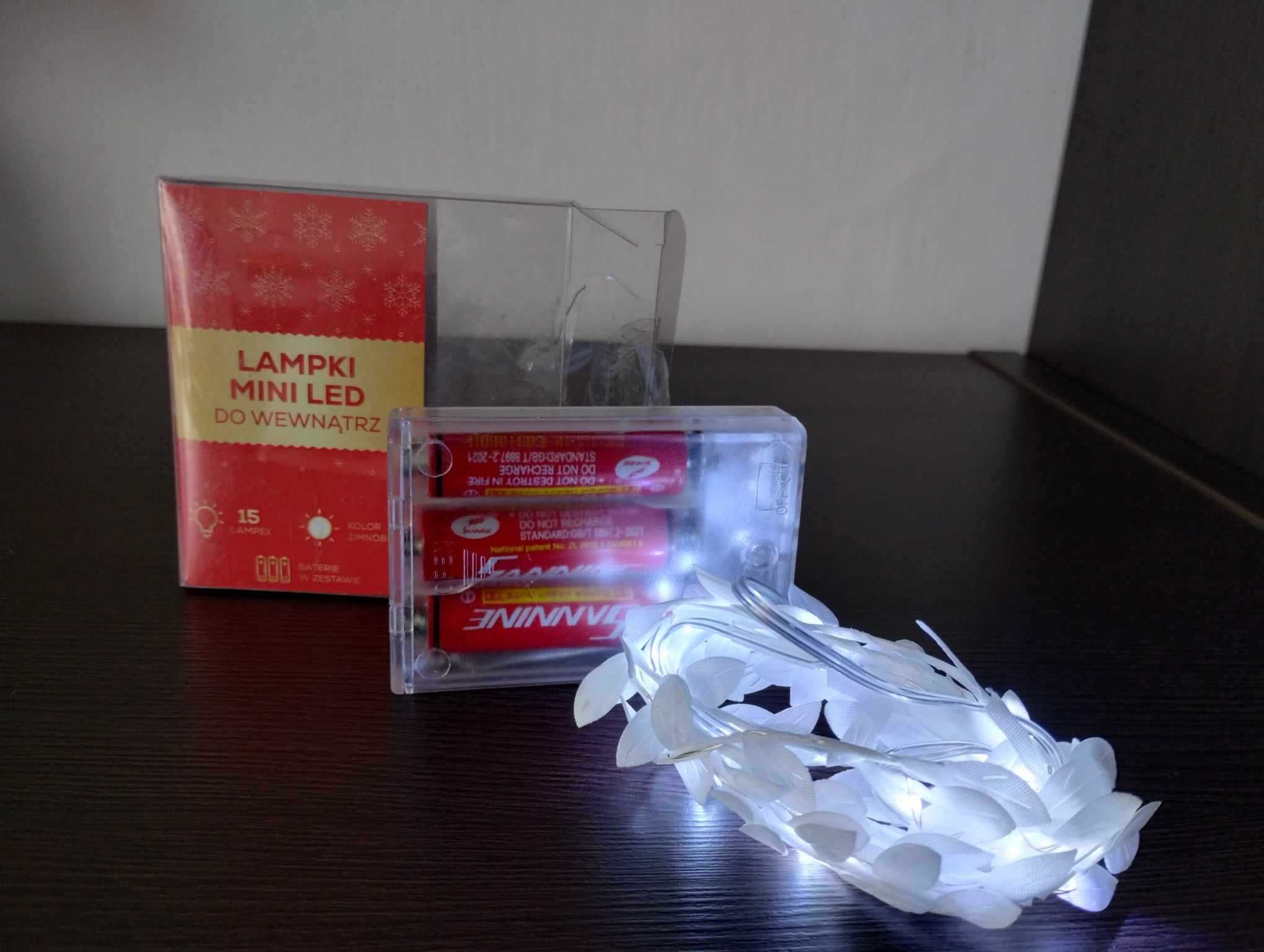 Światełka lampki mini LED białe listki dekoracja komunia