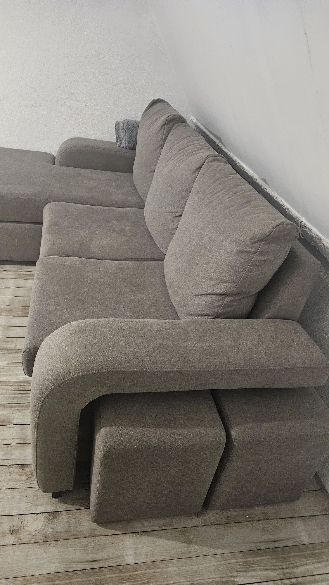 Sofá com chaise longue