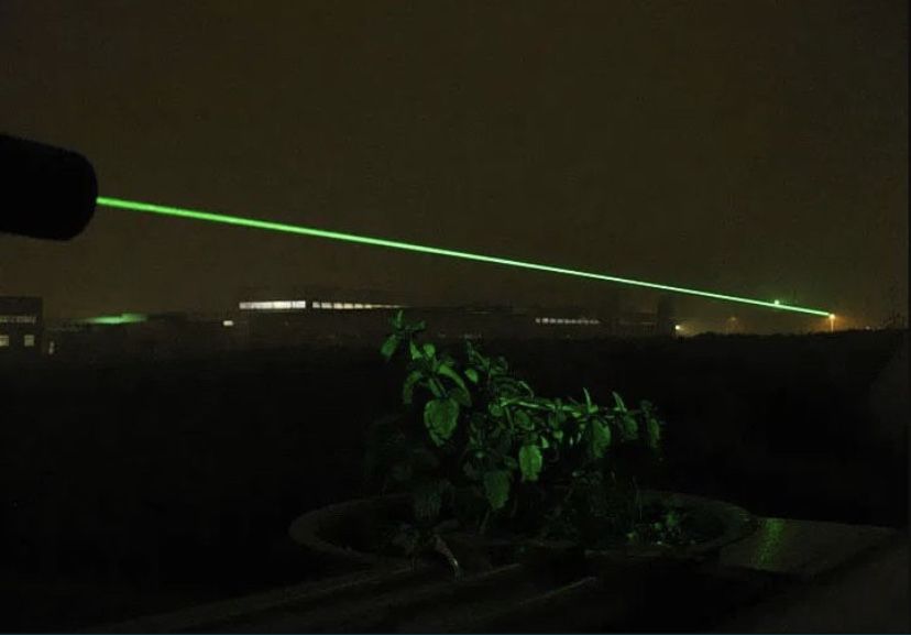 Лазер указка зеленая лазар Laser Pointer 303 Повний комплект!