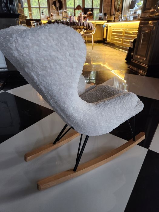 Fotelik na biegunach, Miloohome, tkanina boucle.