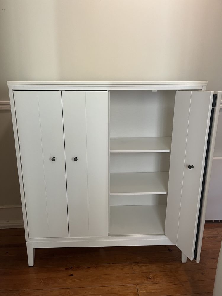 IKEA IDANÄS cabinet with bi-folding doors