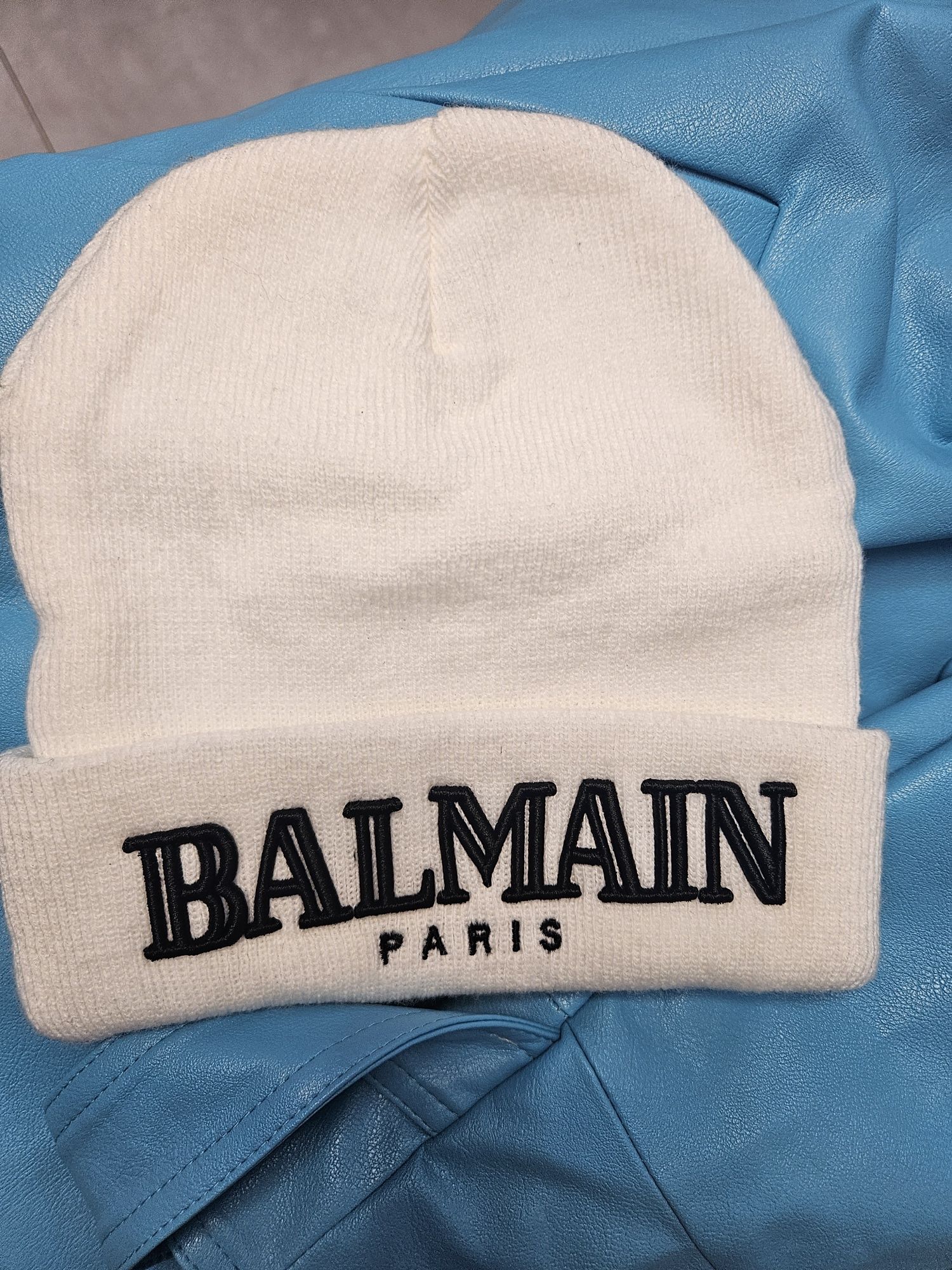 Balmain czapka biała