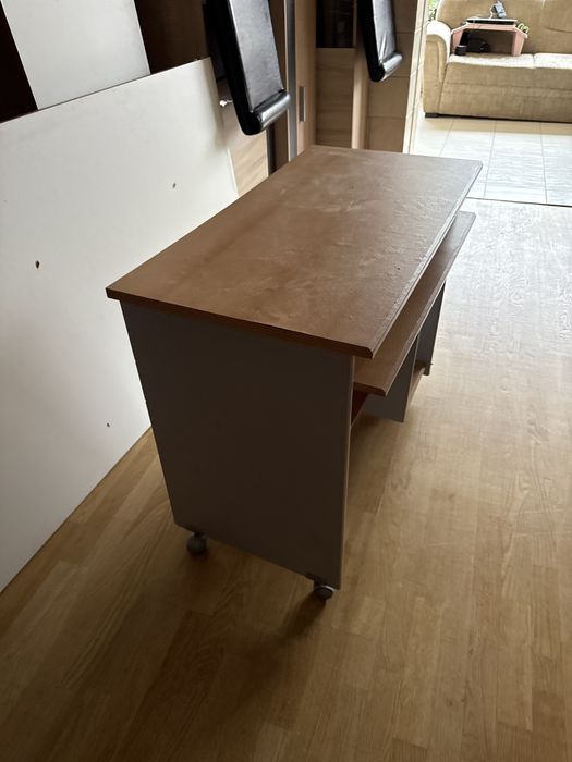 Компютерний стіл