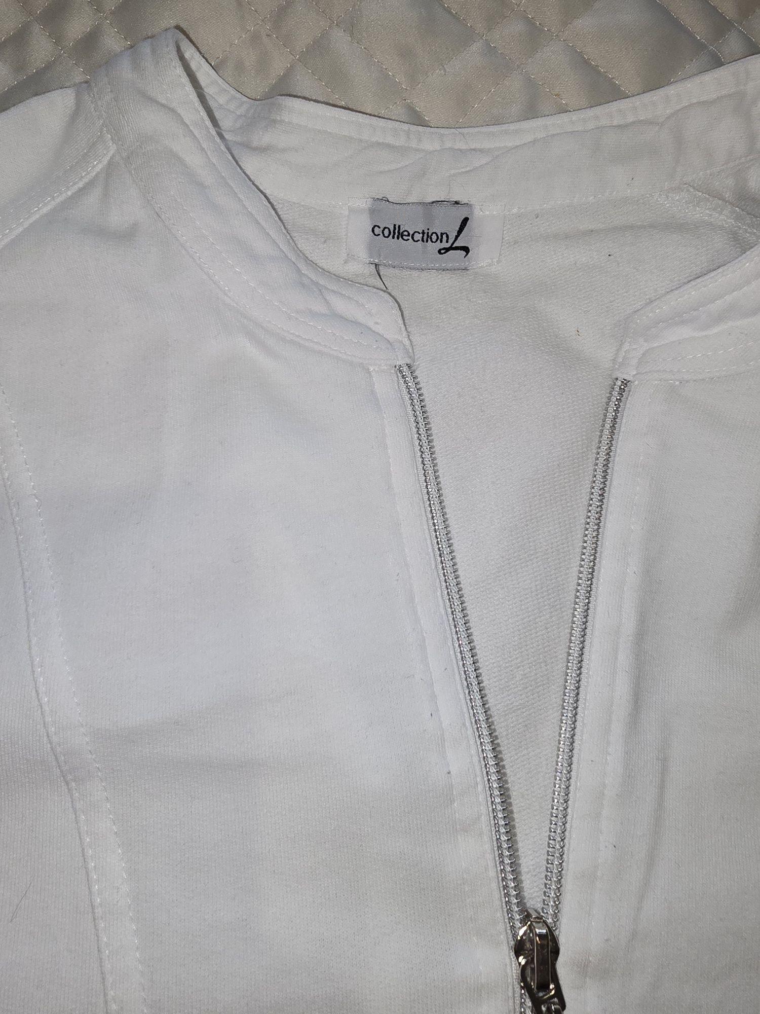 Белая лёгкая летняя куртка,бомбер collection