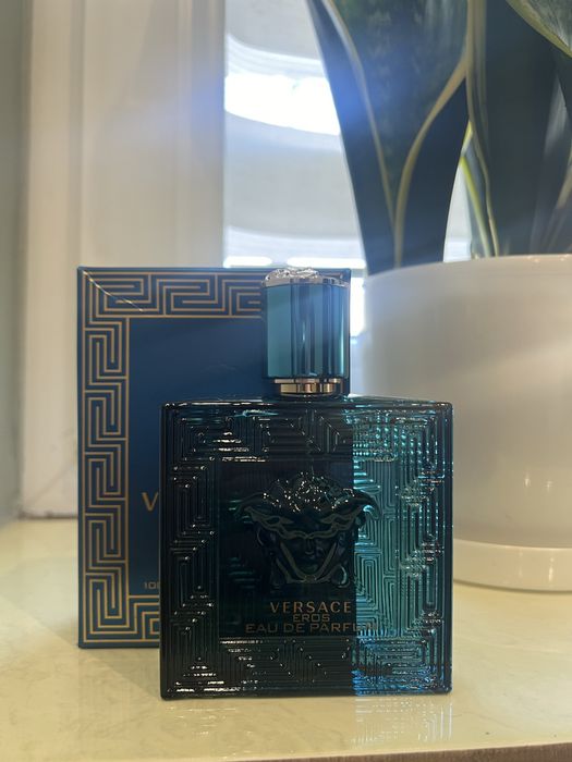 Versace Eros – kultowy zapach pewnego siebie mężczyzny