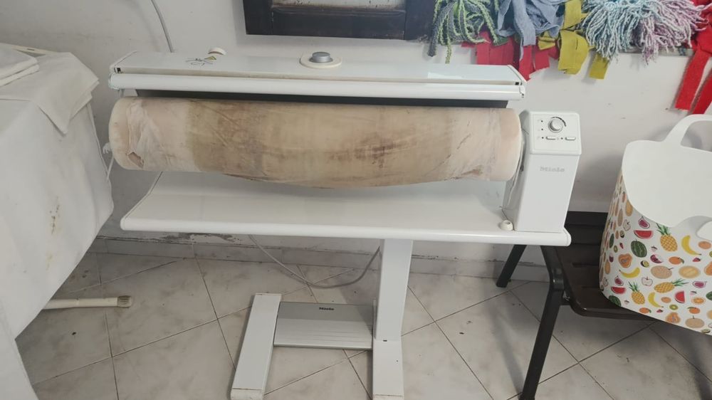 Máquina de passar a ferro - Calandra Miele