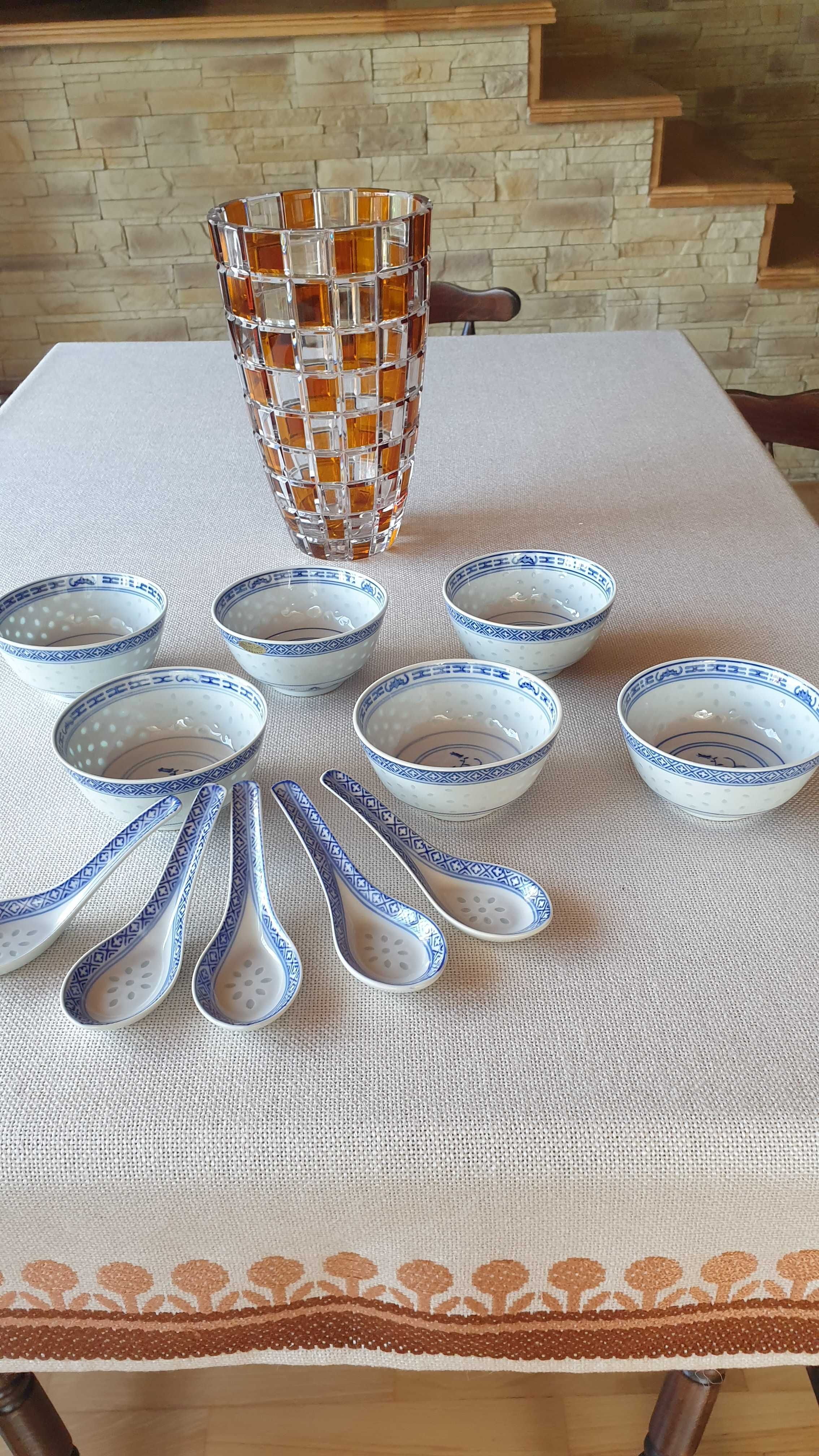 Sześć miseczek do ryżu, wraz z pięcioma łyżeczkami -Jingdezhen