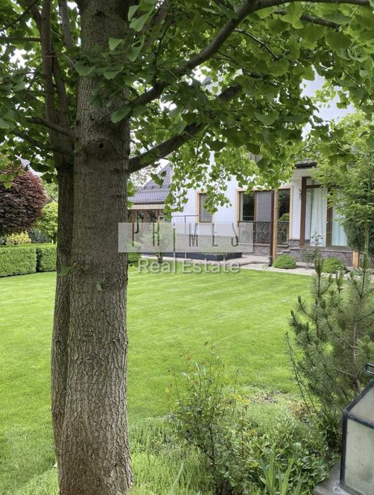 Оренда стильного та сучасного 2-поверхового будинку в Іванковичах