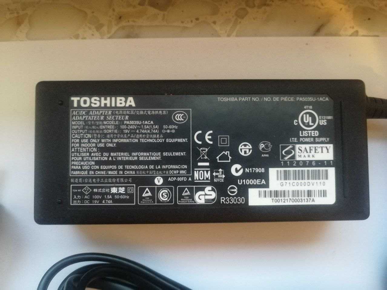 Zasilacz TOSHIBA 19V 4.74A 5.5x2.5 90W
