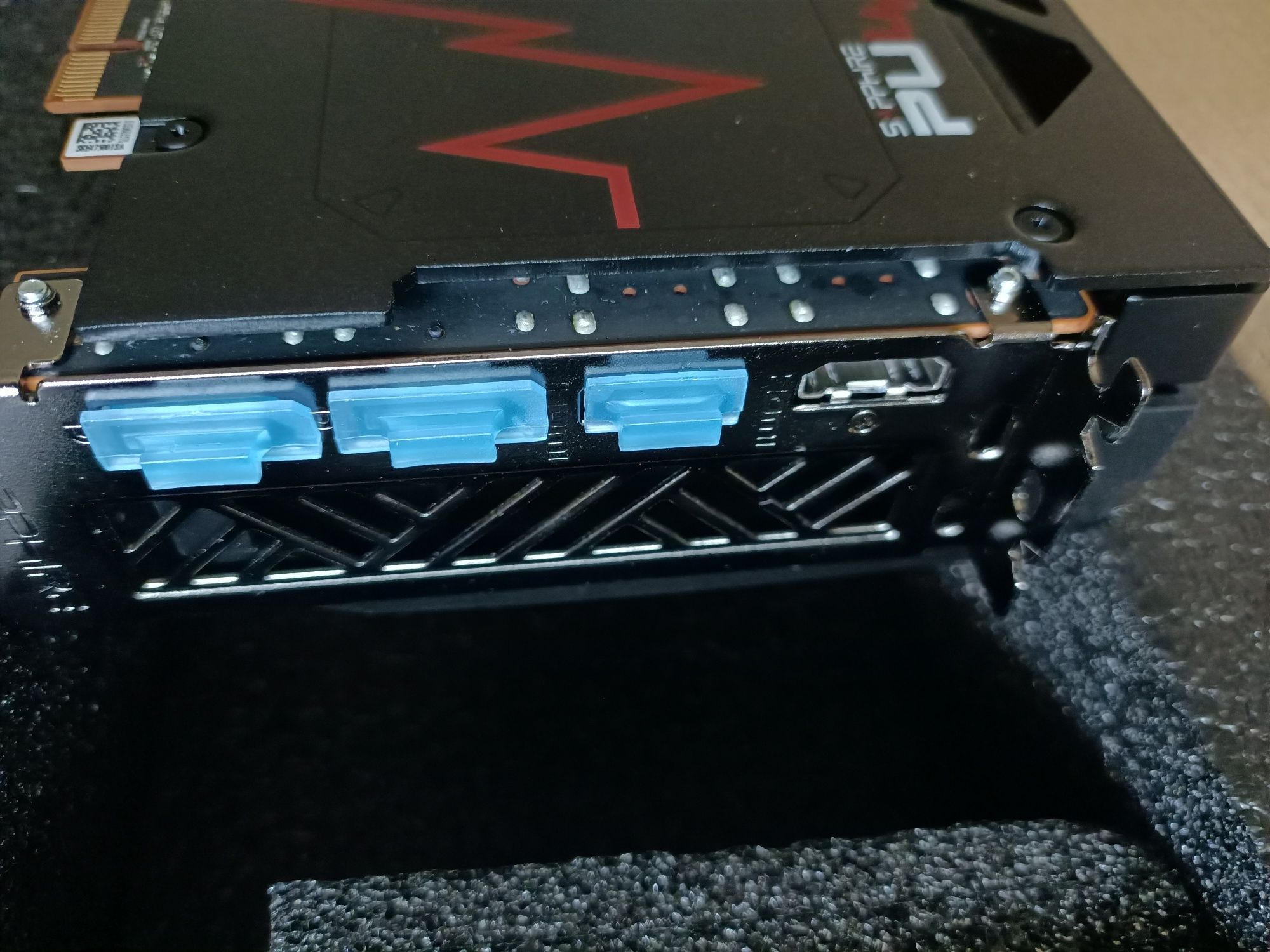 AMD Radeon RX7800XT 16GB