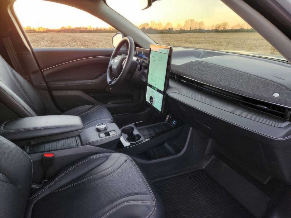 Ford Mustang Mach-E Premium      2021