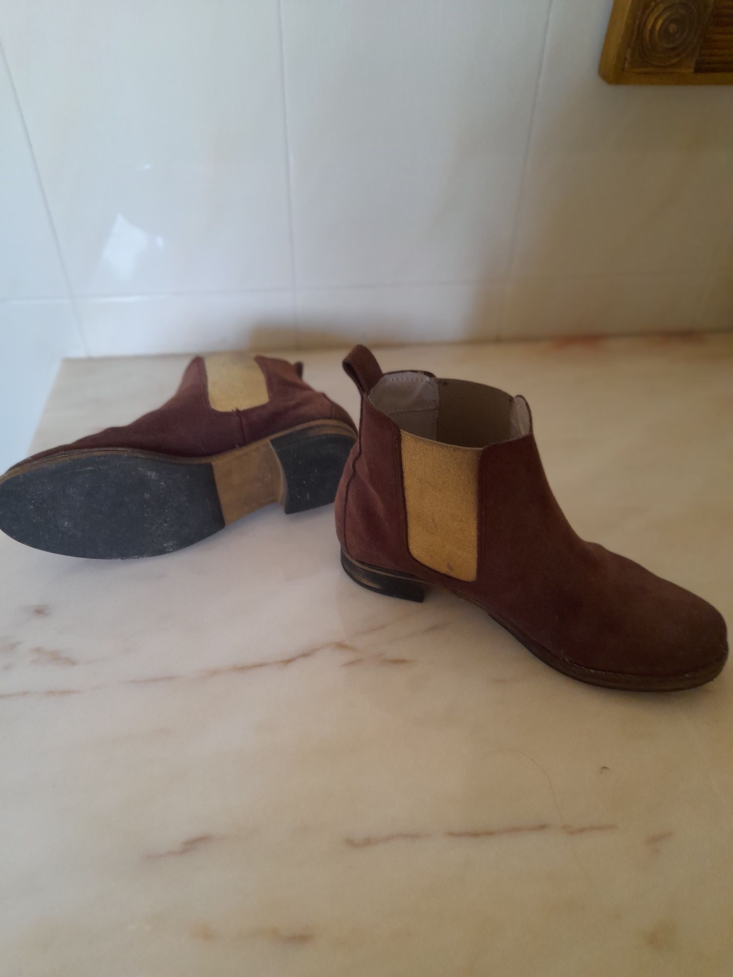 Botas de camurça cano baixo senhora tam 37