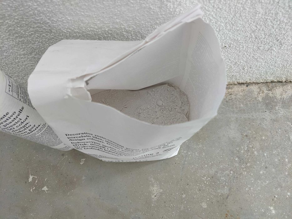 Fuga i silikon Kerakoll Fugabella kolor 01 biały