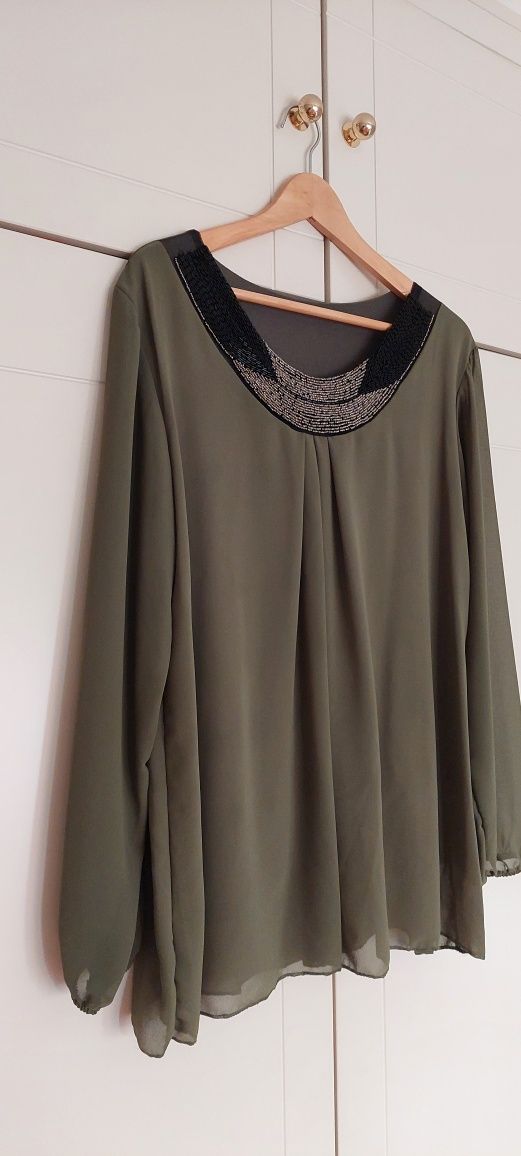 Blusa Senhora com missangas brilhantes