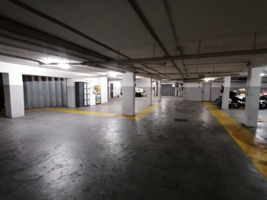 Lugar de garagem (Metro) Castêlo da Maia