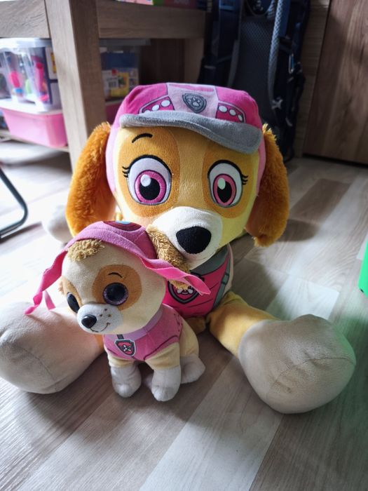 Maskotki Sky mała i duża z serii Psi Patrol.