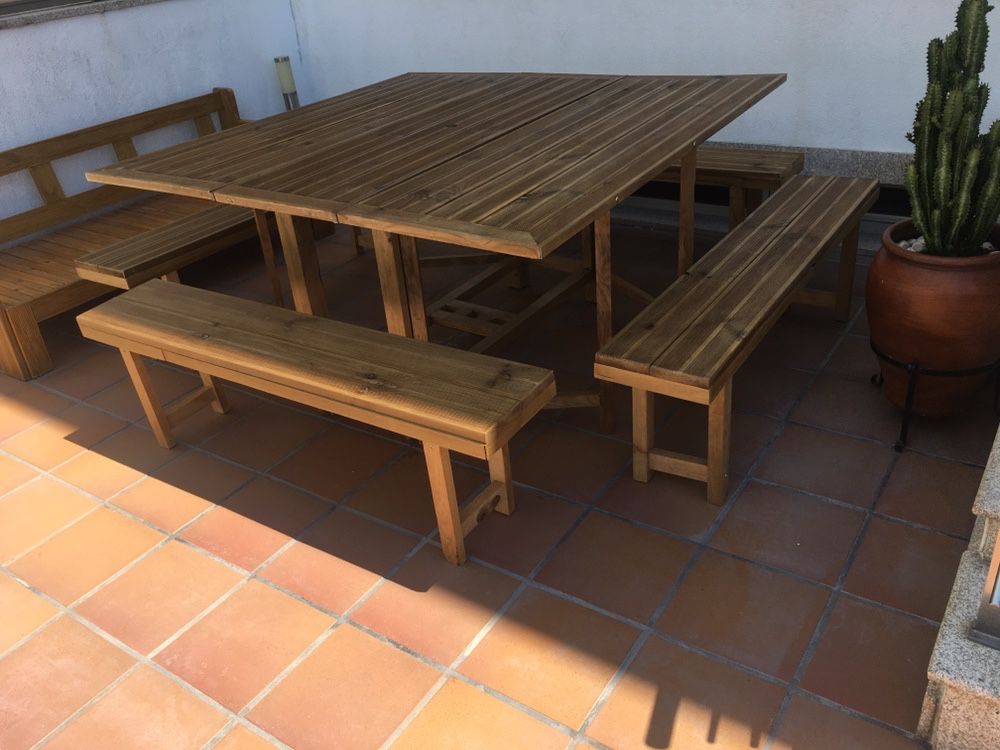 Mesa de Churrasco /Jardim / Exterior / 4 Bancos NOVO