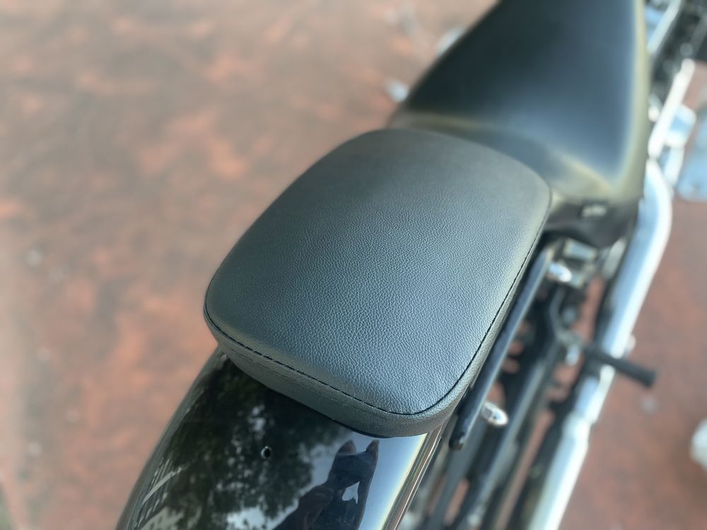 Banco em pele com ventosas para Harley-Davidson Softail Dyna Sportster