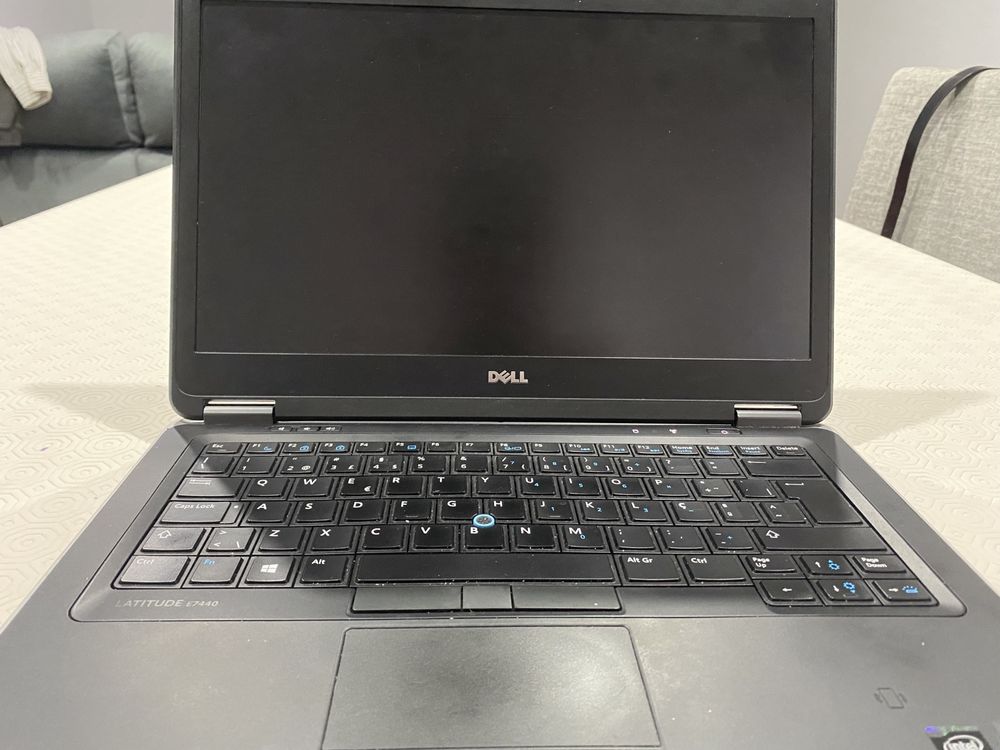 Portátil Dell 3I70LRN, i7, 16gb Ram