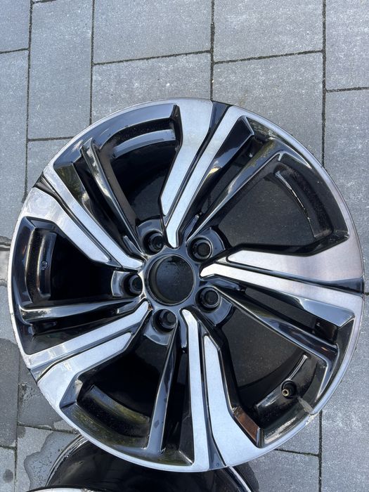 HONDA CIVIC X felga aluminiowa 17'' 5X114,3 ET50 8JX17