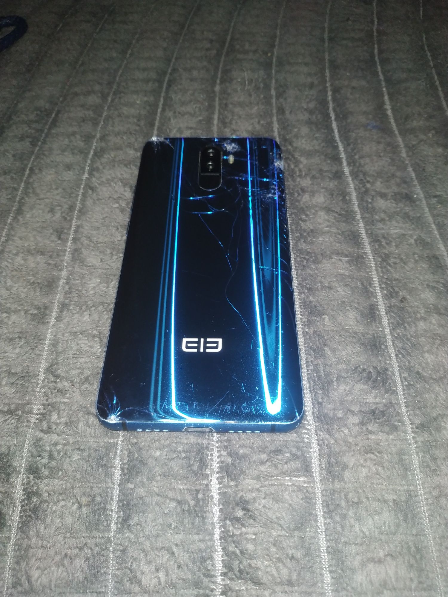 Elephone U (6/128гб)