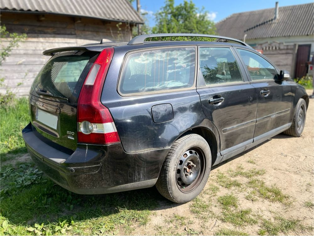 Разборка Volvo V50 двигатель капот телевизор двери салон ляда